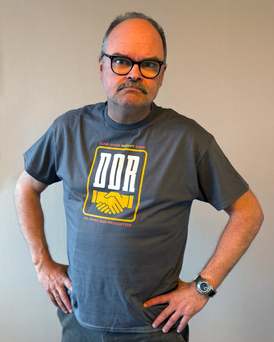 DDR T-SKJORTE (GRÅ)